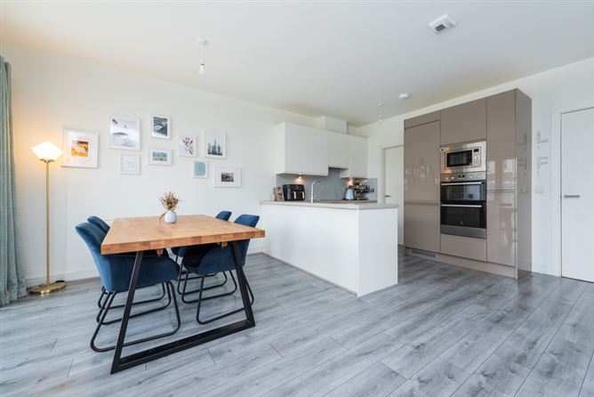 42 Elsmore Green, Elsmore, Naas, Co. Kildare. 