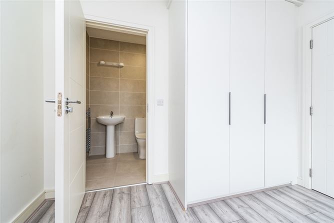 42 Elsmore Green, Elsmore, Naas, Co. Kildare. 