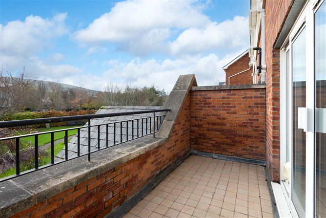 24 Ballintyre Meadows , Ballinteer, Dublin 16