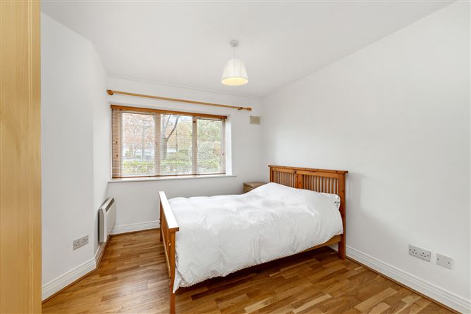 Photo 7 of 12 — 73 Hampton Square, Navan Road, Dublin 7