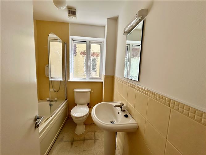 Apartment 4, Corry, Shannon Court, Carrick-on-Shannon, Leitrim