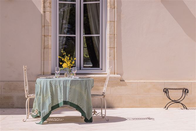 French Jewel,Le Pian-Médoc, Nouvelle-Aquitaine, France