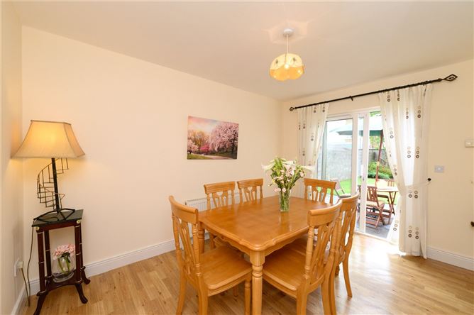 23 The Oaks, Classes Lake, Ovens, Co. Cork