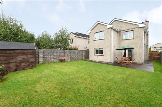 23 The Oaks, Classes Lake, Ovens, Co. Cork