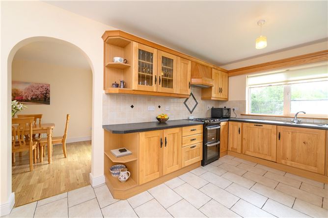 23 The Oaks, Classes Lake, Ovens, Co. Cork