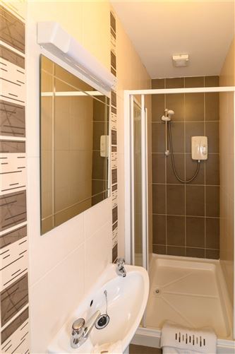 23 The Oaks, Classes Lake, Ovens, Co. Cork