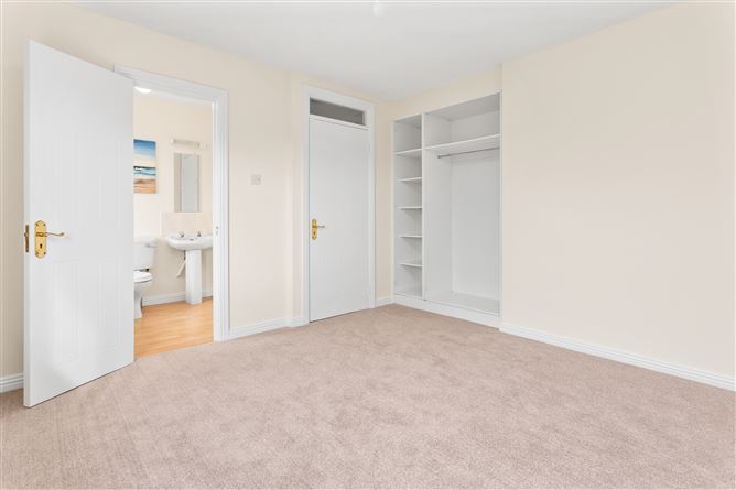 14 Earlsfort Way, Lucan, Dublin