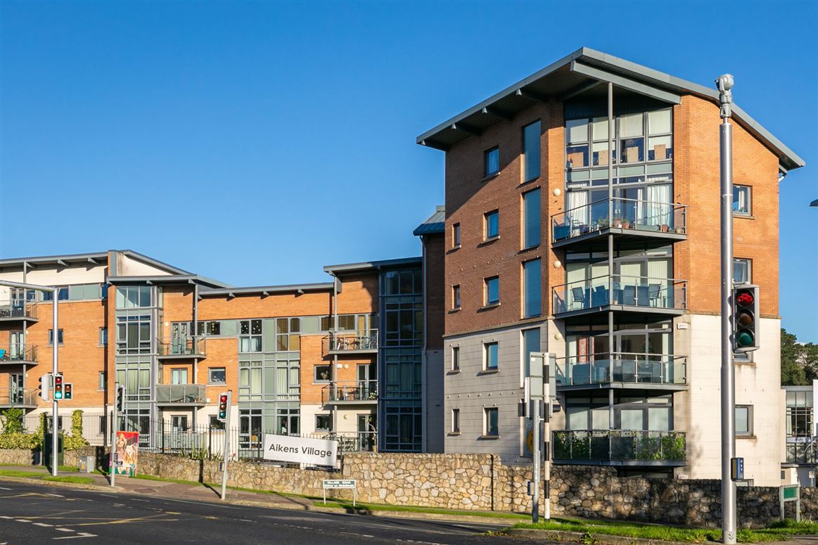 202 The Hill, Clon Brugh, Aikens Village, Sandyford, Dublin 18