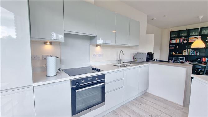 Apartment 11, Beech Hall, Clay Farm, Leopardstown, Dublin 18