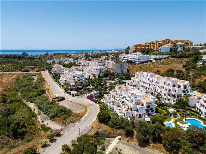 {name:Malaga, codeiso:MA}, Estepona, Estepona East, La Resina Golf, Spain - COSTA-01249P