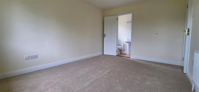Photo 24 of 33 — 41 Oaklands, Summerhill, Carrick-On-Shannon, Leitrim