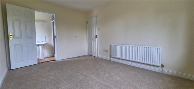 Photo 25 of 33 — 41 Oaklands, Summerhill, Carrick-On-Shannon, Leitrim