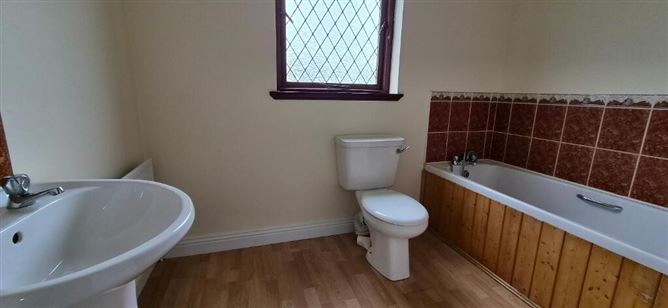 Photo 19 of 33 — 41 Oaklands, Summerhill, Carrick-On-Shannon, Leitrim