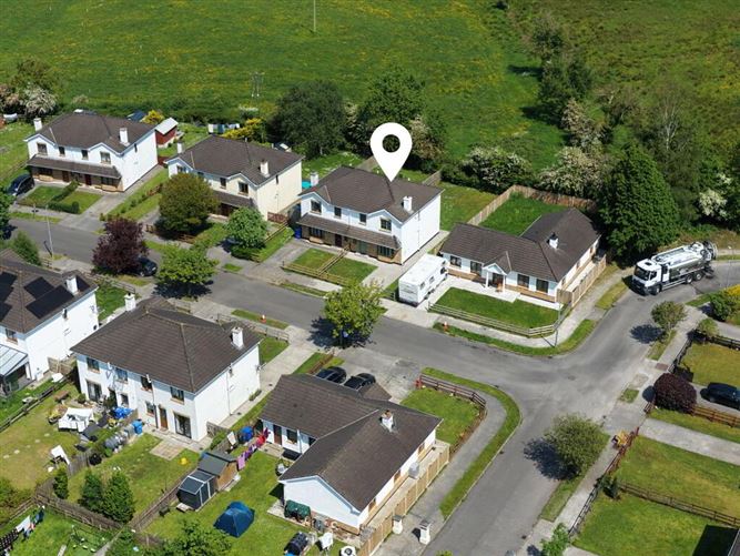 Photo 32 of 33 — 41 Oaklands, Summerhill, Carrick-On-Shannon, Leitrim
