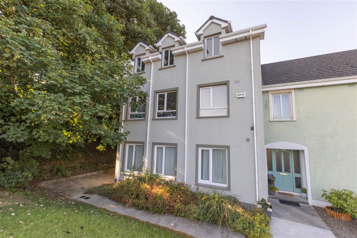 2 Woodview Park, Ennistymon, Clare