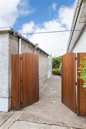 13 Roncalli Road, Sutton, Dublin 13