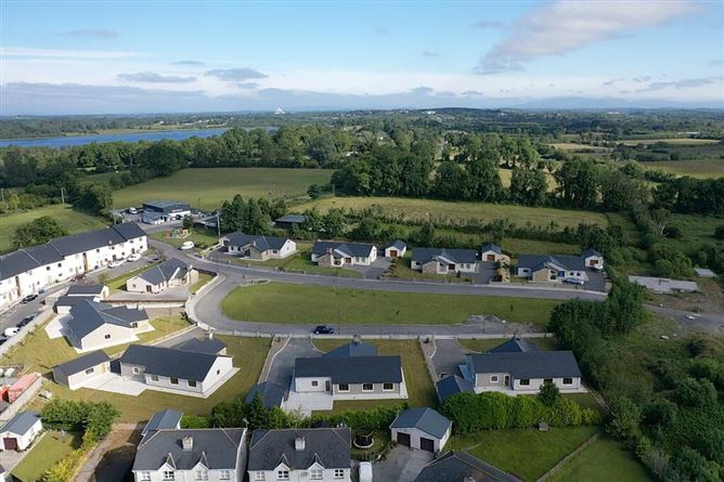 No. 1 Mac Oisin Place, Dromod, Leitrim