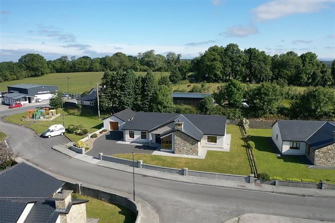 No. 1 Mac Oisin Place, Dromod, Leitrim