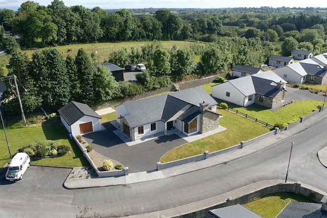No. 1 Mac Oisin Place, Dromod, Leitrim