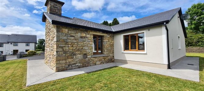 No. 1 Mac Oisin Place, Dromod, Leitrim