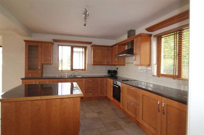 No. 1 Mac Oisin Place, Dromod, Leitrim