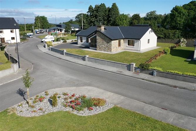 No. 1 Mac Oisin Place, Dromod, Leitrim