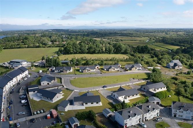 No. 1 Mac Oisin Place, Dromod, Leitrim