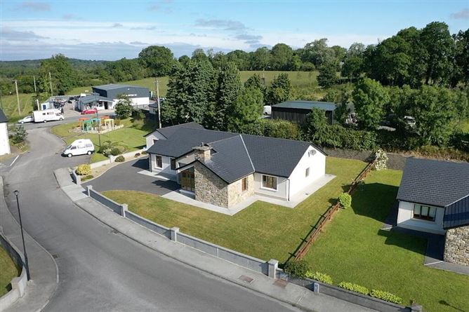 No. 1 Mac Oisin Place, Dromod, Leitrim