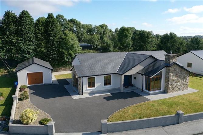 No. 1 Mac Oisin Place, Dromod, Leitrim