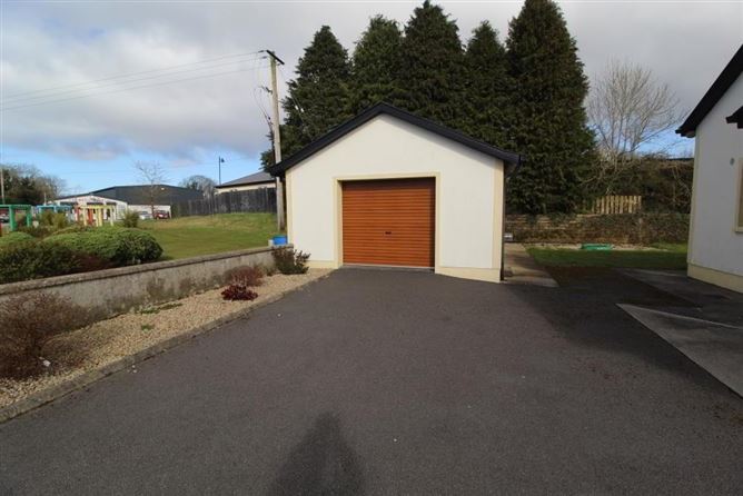 No. 1 Mac Oisin Place, Dromod, Leitrim