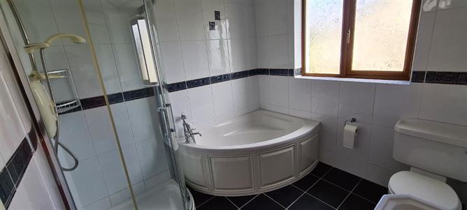 No. 1 Mac Oisin Place, Dromod, Leitrim