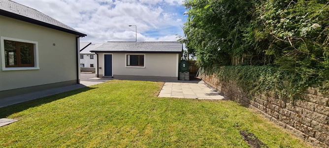 No. 1 Mac Oisin Place, Dromod, Leitrim