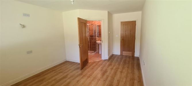 No. 1 Mac Oisin Place, Dromod, Leitrim