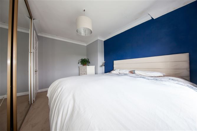 83 Mulvey Park, Dundrum, Dublin