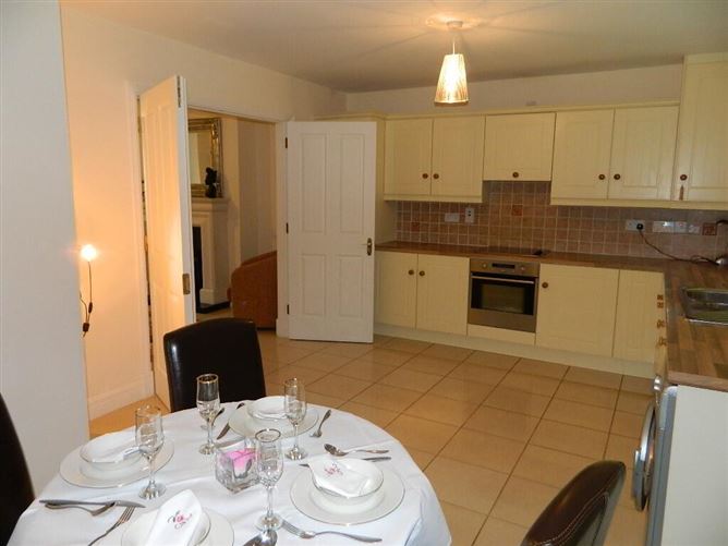 18 Mac Raghnaill Court, Lough Rynn, Mohill, Leitrim, Leitrim
