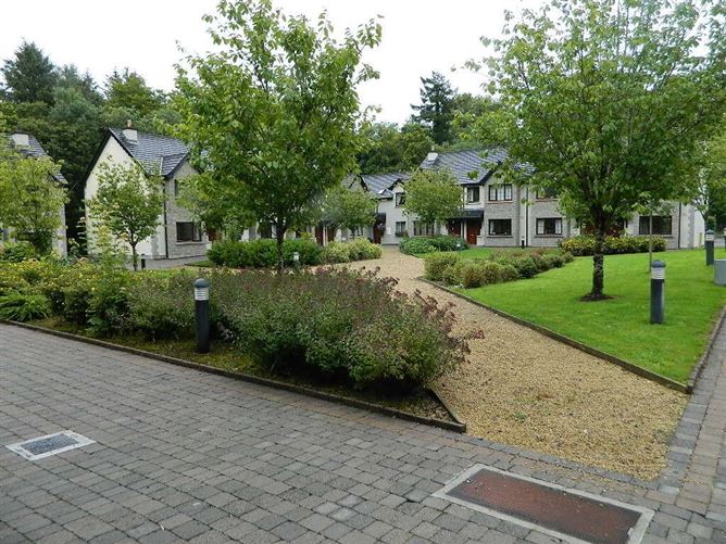 18 Mac Raghnaill Court, Lough Rynn, Mohill, Leitrim, Leitrim