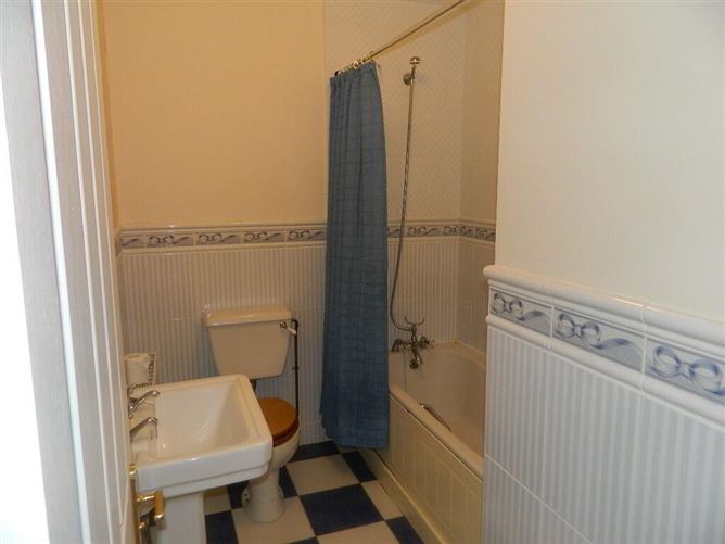 18 Mac Raghnaill Court, Lough Rynn, Mohill, Leitrim, Leitrim
