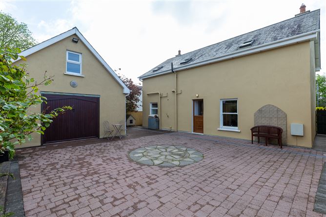 1 Taylors Place, Enniscorthy, Co. Wexford.