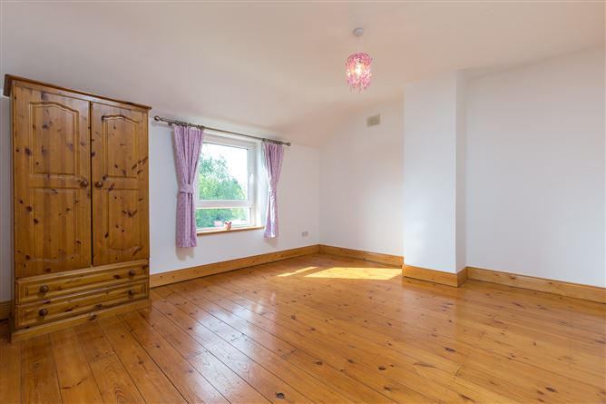 1 Taylors Place, Enniscorthy, Co. Wexford.
