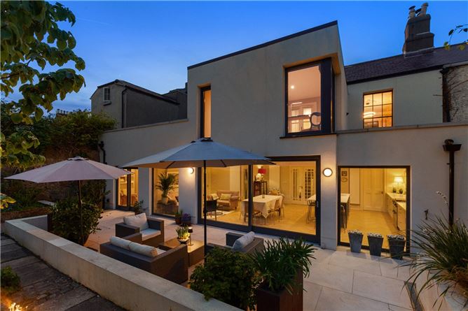 https://photos-a.propertyimages.ie/media/0/3/3/4925330/462e0f36-83d8-45be-aaa8-87a97ae60b1e_l.jpg