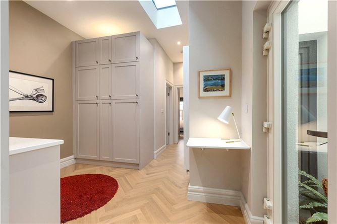 https://photos-a.propertyimages.ie/media/0/3/3/4925330/462e0f36-83d8-45be-aaa8-87a97ae60b1e_l.jpg