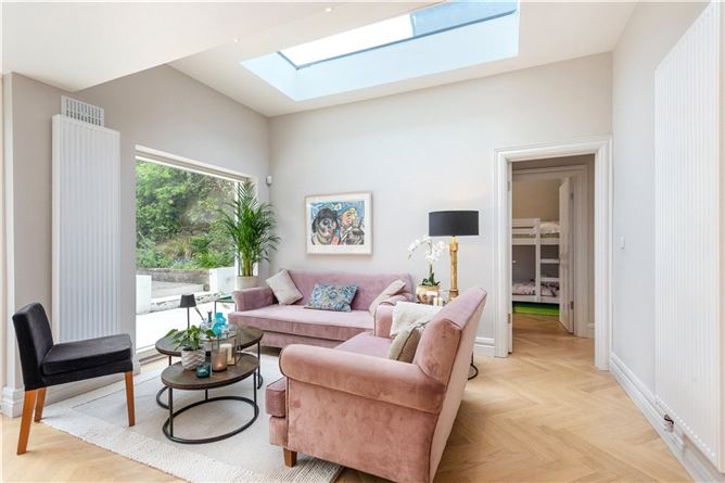 https://photos-a.propertyimages.ie/media/0/3/3/4925330/462e0f36-83d8-45be-aaa8-87a97ae60b1e_l.jpg