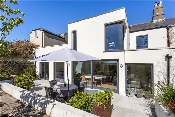 https://photos-a.propertyimages.ie/media/0/3/3/4925330/462e0f36-83d8-45be-aaa8-87a97ae60b1e_l.jpg
