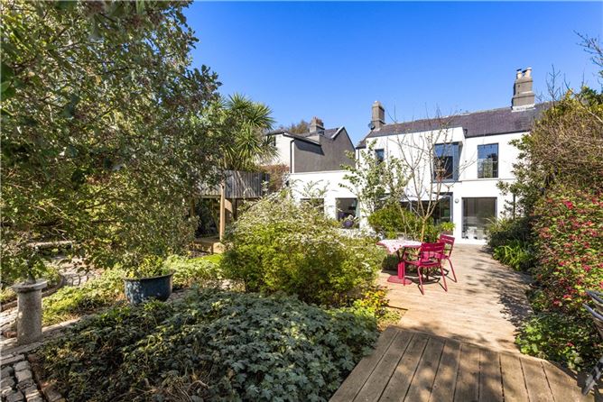https://photos-a.propertyimages.ie/media/0/3/3/4925330/462e0f36-83d8-45be-aaa8-87a97ae60b1e_l.jpg