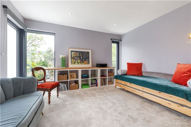 https://photos-a.propertyimages.ie/media/0/3/3/4925330/462e0f36-83d8-45be-aaa8-87a97ae60b1e_l.jpg