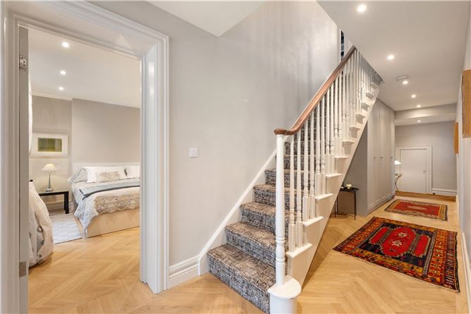 https://photos-a.propertyimages.ie/media/0/3/3/4925330/462e0f36-83d8-45be-aaa8-87a97ae60b1e_l.jpg