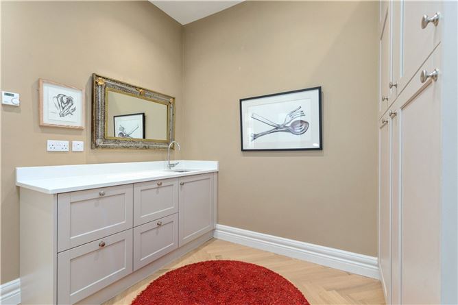 https://photos-a.propertyimages.ie/media/0/3/3/4925330/462e0f36-83d8-45be-aaa8-87a97ae60b1e_l.jpg