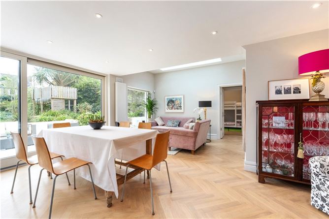 https://photos-a.propertyimages.ie/media/0/3/3/4925330/462e0f36-83d8-45be-aaa8-87a97ae60b1e_l.jpg