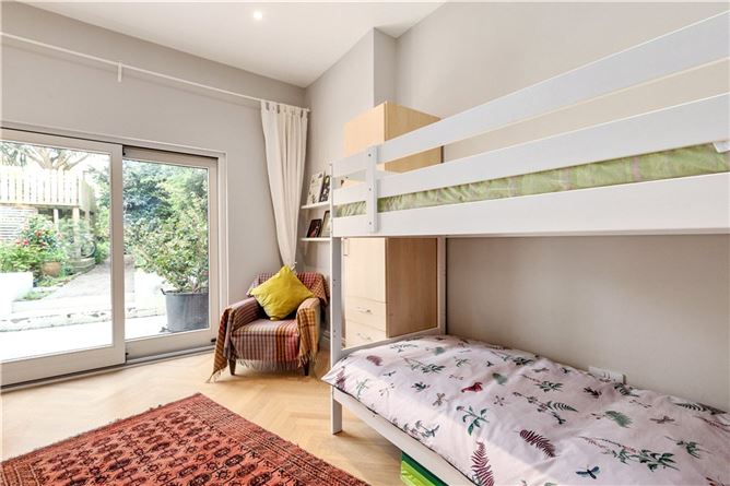 https://photos-a.propertyimages.ie/media/0/3/3/4925330/462e0f36-83d8-45be-aaa8-87a97ae60b1e_l.jpg