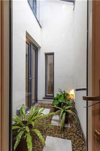 https://photos-a.propertyimages.ie/media/0/3/3/4925330/462e0f36-83d8-45be-aaa8-87a97ae60b1e_l.jpg